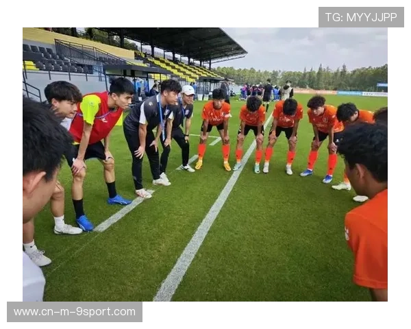 足球俱乐部在青训中注重学业保障与职业道德教育并行推进，足球青训培训